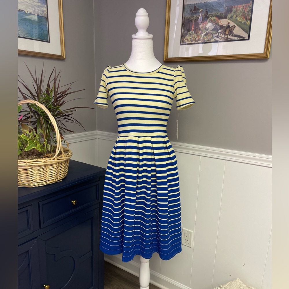 LuLaRoe Amelia dress size XS NWT